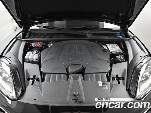 Porsche Cayenne 2025 — Photo 9/20