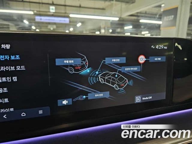 Hyundai Grandeur 2023 — ფოტო 9/20