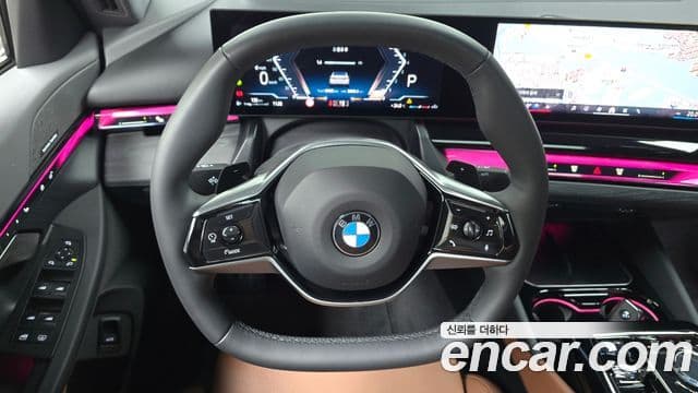 BMW 5 Series 2023 — Фото 12/20