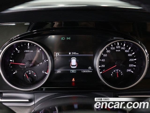 Kia Carnival 2020 — Фото 7/20