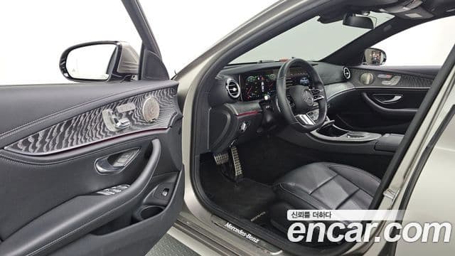 Mercedes-Benz E-Class 2022 — Фото 10/20