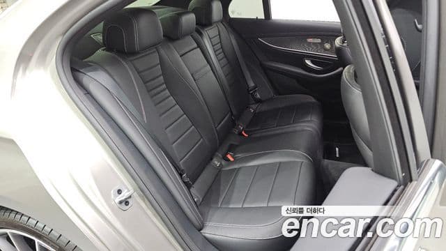 Mercedes-Benz E-Class 2022 — Фото 11/20