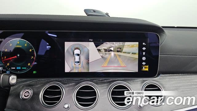 Mercedes-Benz E-Class 2022 — Фото 15/20