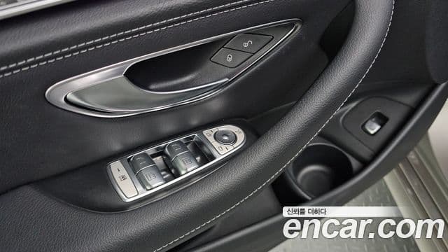 Mercedes-Benz E-Class 2022 — Фото 17/20