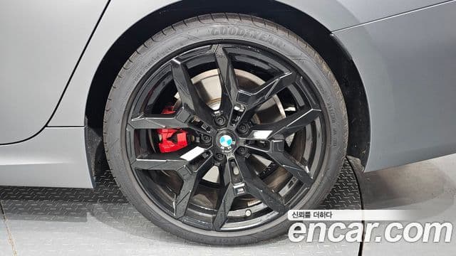 BMW 3 Series 2025 — Photo 14/33