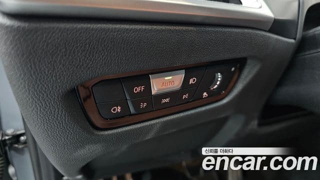 BMW 3 Series 2025 — Photo 26/33