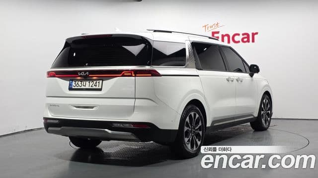Kia Carnival 2023 — ფოტო 2/20