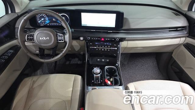 Kia Carnival 2023 — ფოტო 7/20