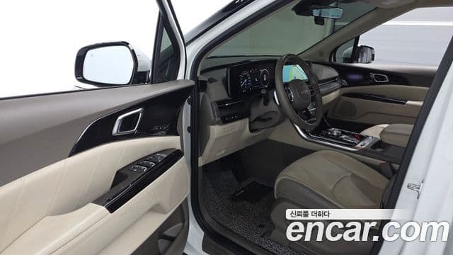 Kia Carnival 2023 — ფოტო 10/20