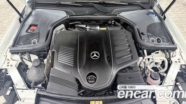 Mercedes-Benz E-Class 2023 — ფოტო 5/20