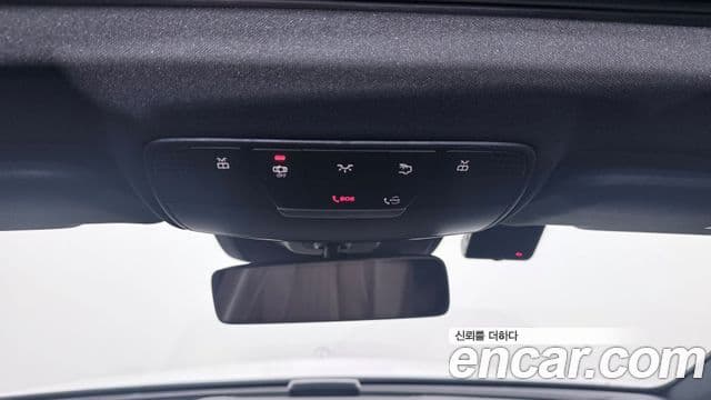 Mercedes-Benz E-Class 2023 — ფოტო 17/20