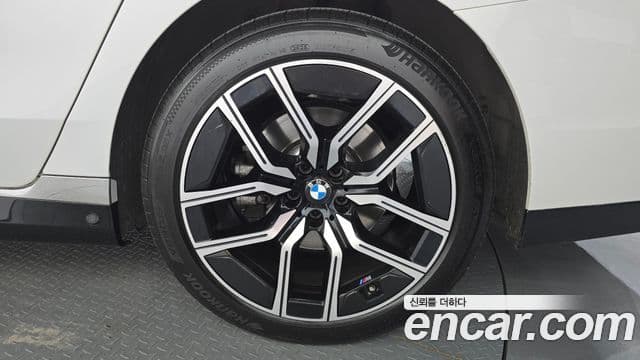 BMW 7 Series 2024 — ფოტო 20/35
