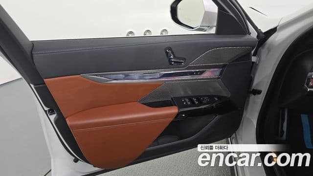 BMW 7 Series 2024 — ფოტო 29/35