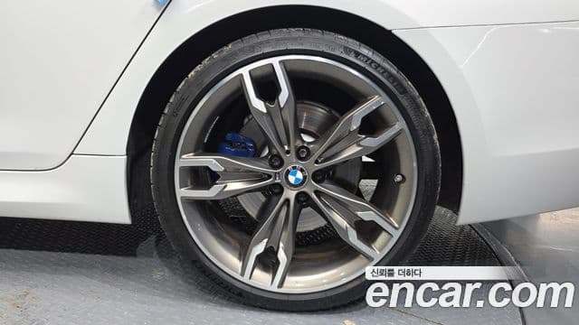 BMW 5 Series 2018 — ფოტო 10/35