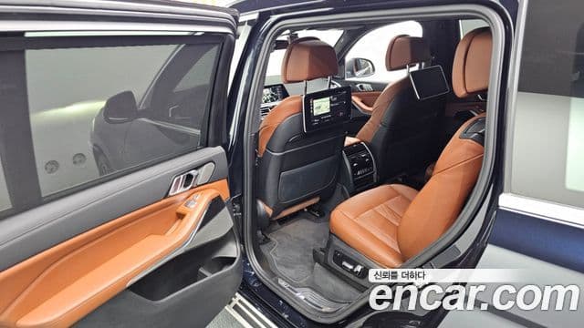 BMW X7 2022 — ფოტო 18/20