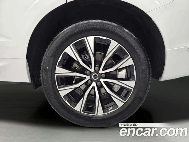 Volvo XC60 2023 — Şəkil 5/20
