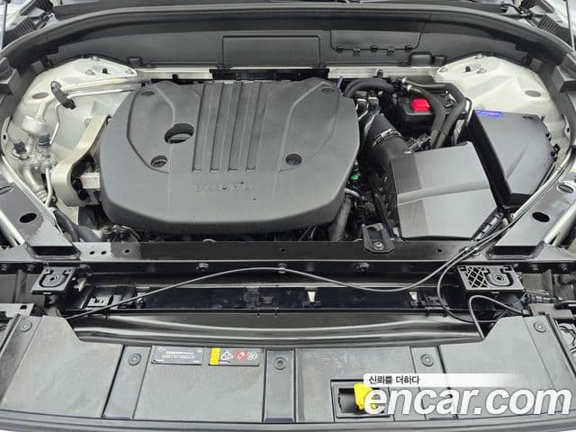 Volvo XC60 2023 — Şəkil 9/20
