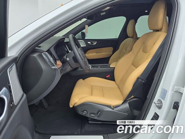 Volvo XC60 2023 — Şəkil 11/20