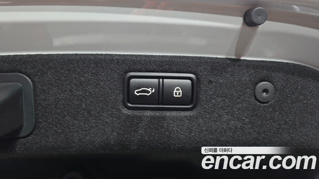 Genesis G70 2019 — ფოტო 25/34