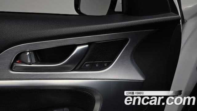Genesis G70 2019 — ფოტო 17/34