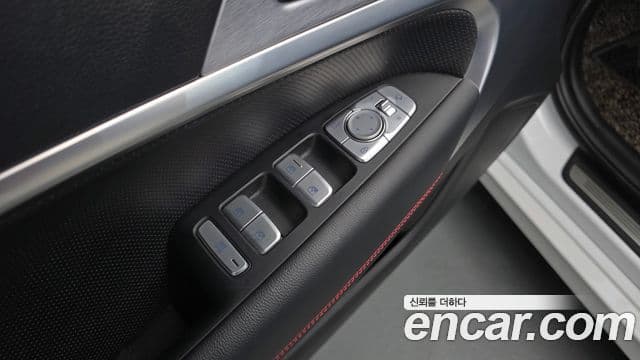 Genesis G70 2019 — ფოტო 18/34