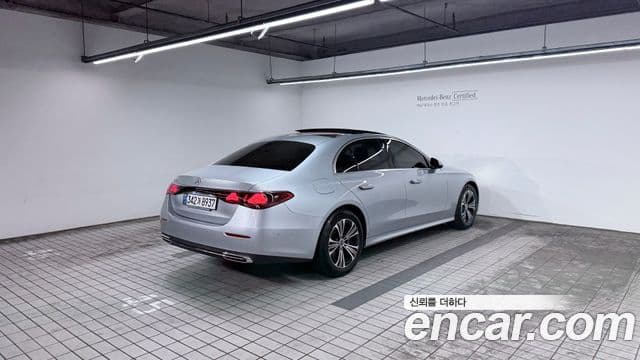 Mercedes-Benz E-Class 2024 — ფოტო 1/20