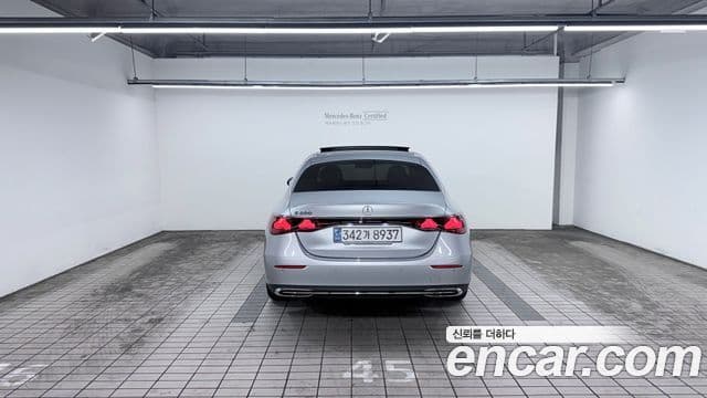 Mercedes-Benz E-Class 2024 — ფოტო 3/20