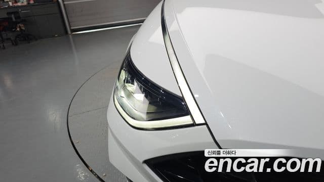 Hyundai Sonata Hybrid 2023 — Photo 3/33