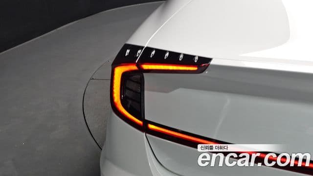 Hyundai Sonata Hybrid 2023 — Photo 9/33