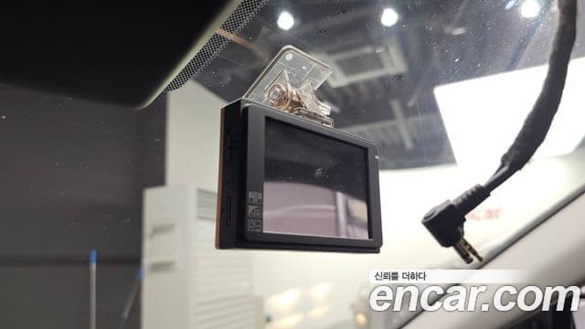 Hyundai Sonata Hybrid 2023 — Photo 29/33
