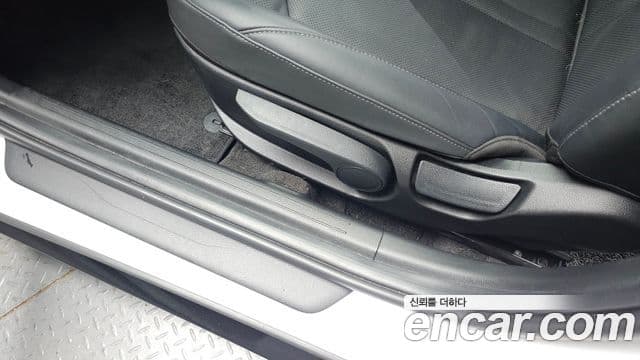 Hyundai Sonata Hybrid 2023 — Photo 27/33