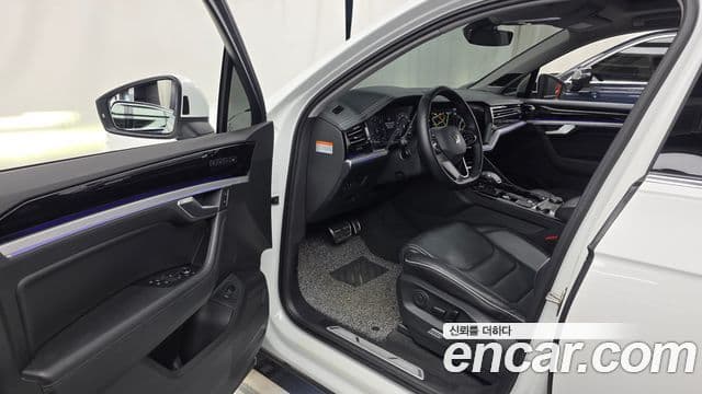 Volkswagen Touareg 2021 — Şəkil 8/20