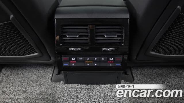 Volkswagen Touareg 2021 — Şəkil 19/20