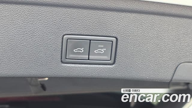 Volkswagen Touareg 2021 — Photo 13/32