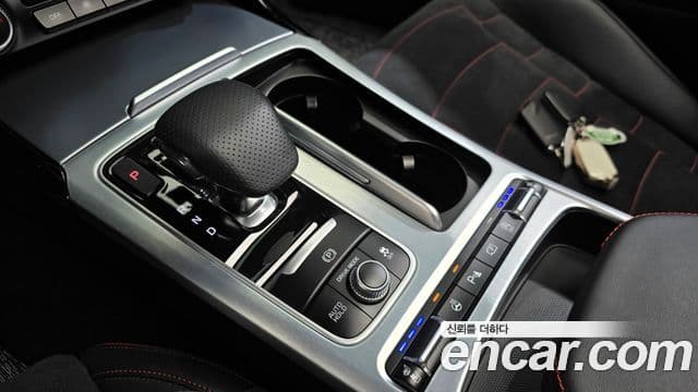 Kia Stinger 2022 — ფოტო 9/20