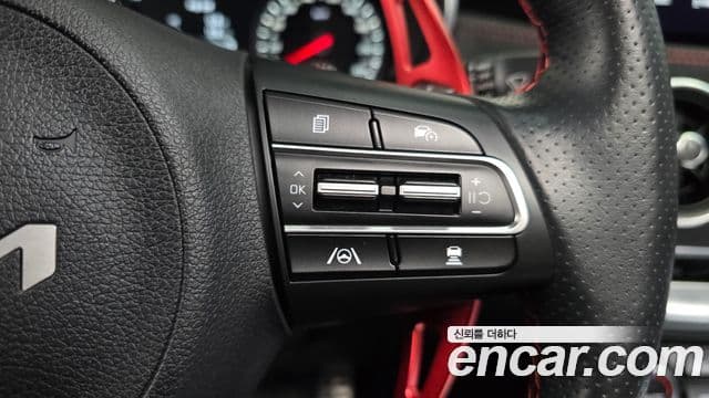 Kia Stinger 2022 — ფოტო 17/20