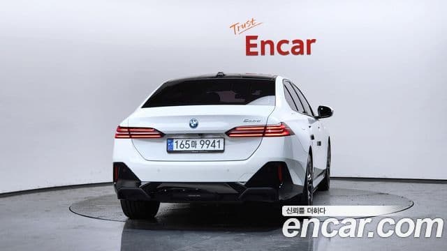 BMW 5 Series 2024 — ფოტო 3/20