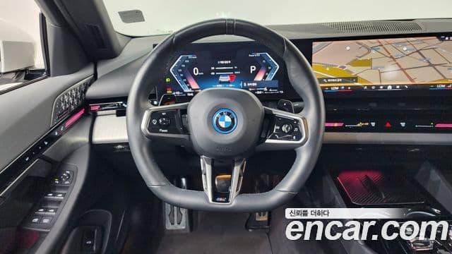 BMW 5 Series 2024 — ფოტო 13/20