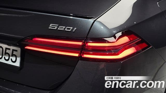 BMW 5 Series 2025 — Photo 23/30