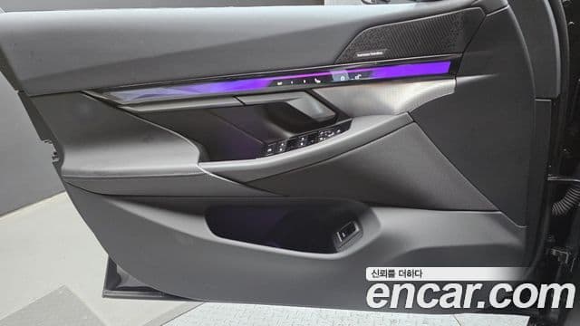 BMW 5 Series 2025 — Photo 17/30
