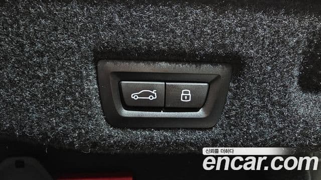 BMW 5 Series 2025 — Photo 29/30