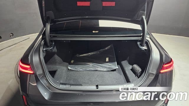 BMW 5 Series 2025 — Photo 15/30