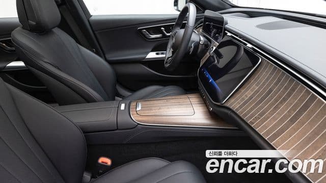 Mercedes-Benz E-Class 2025 — ფოტო 7/20