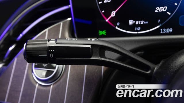 Mercedes-Benz E-Class 2025 — ფოტო 18/20