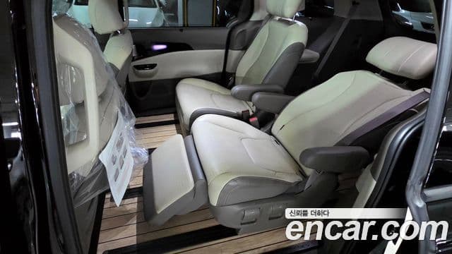 Kia Carnival 2023 — ფოტო 1/19