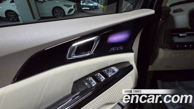 Kia Carnival 2023 — ფოტო 11/19