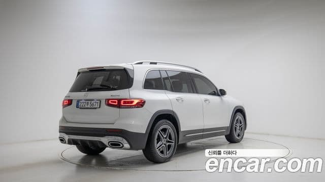 Mercedes-Benz GLB-Class 2023 — Фото 1/20