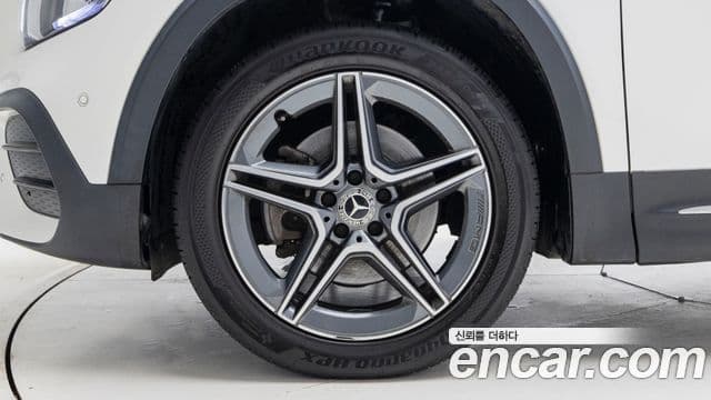 Mercedes-Benz GLB-Class 2023 — Фото 4/20