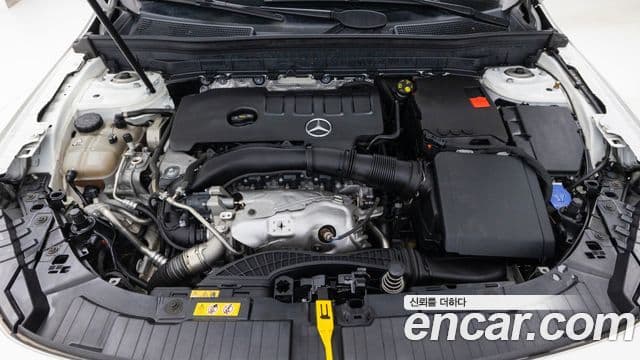 Mercedes-Benz GLB-Class 2023 — Фото 5/20