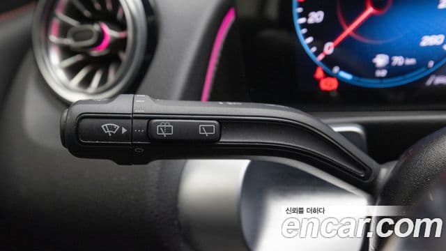 Mercedes-Benz GLB-Class 2023 — Фото 17/20